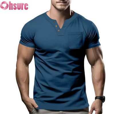 Nuova T-shirt da uomo casual estiva 2025 con scollo a V, vestibilità slim, top a maniche corte con serigrafia