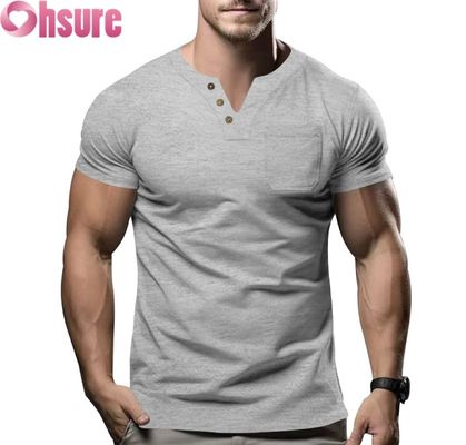 Nuova T-shirt da uomo casual estiva 2025 con scollo a V, vestibilità slim, top a maniche corte con serigrafia