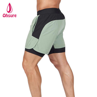 Pantaloncini sportivi da uomo con logo personalizzato OEM, tinta unita, estivi, traspiranti, con coulisse in vita, 2 in 1