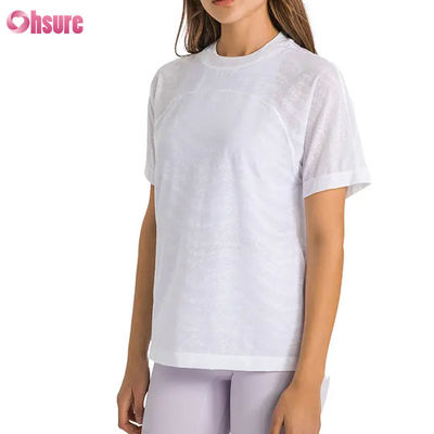 Magliette sportive jacquard traspiranti ad asciugatura rapida con logo personalizzato all'ingrosso, top da yoga a maniche corte da fitness, magliette da palestra da donna a lunghezza corta