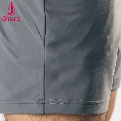 OEM Disegno del logo personalizzato Materiale leggero Stretta a quattro vie Tasche anteriori profonde Uomini Sport Shorts Gym Training Shorts