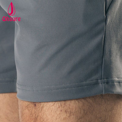 OEM Disegno del logo personalizzato Materiale leggero Stretta a quattro vie Tasche anteriori profonde Uomini Sport Shorts Gym Training Shorts