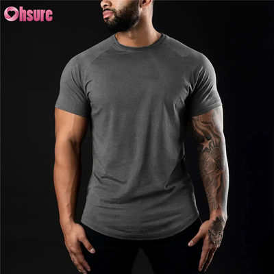 Magliette sportive da uomo all'ingrosso, nuovo stile, ad asciugatura rapida, per fitness, abbigliamento casual per bodybuilding, con logo personalizzato, in tessuto a maglia stampato