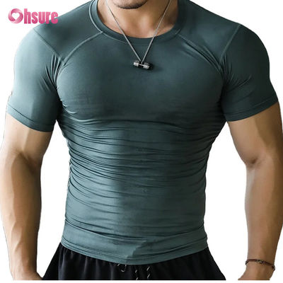 Abbigliamento sportivo maschile Top di asciugatura rapida T-shirt da fitness stretto T-shirt da bodybuilding in poliestere Top con modello solido