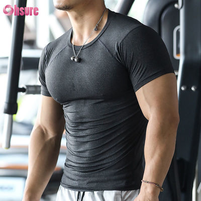 Abbigliamento sportivo maschile Top Sport Asciugatura rapida Stretta Bodybuilding T-shirt poliestere Maglietta da ginnastica maschile Maglietta da palestra maschile