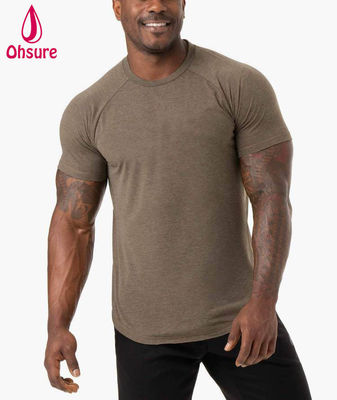 T-shirt leggero e confortevole da uomo, abbigliamento sportivo da palestra, tessuto misto poliestere, nuova moda 2022, abbigliamento da palestra in cotone elasticizzato senza cuciture