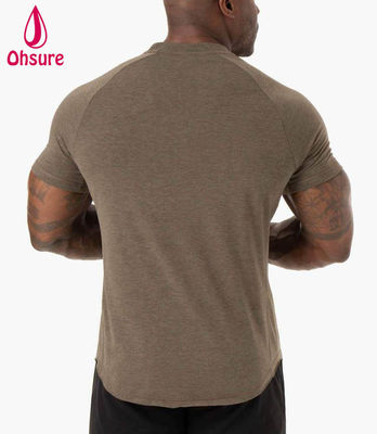 T-shirt leggero e confortevole da uomo, abbigliamento sportivo da palestra, tessuto misto poliestere, nuova moda 2022, abbigliamento da palestra in cotone elasticizzato senza cuciture