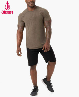 T-shirt leggero e confortevole da uomo, abbigliamento sportivo da palestra, tessuto misto poliestere, nuova moda 2022, abbigliamento da palestra in cotone elasticizzato senza cuciture