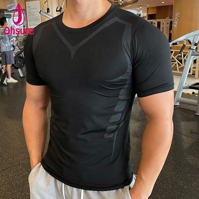 T-shirt a manica corta adatta ad assorbimento del sudore all'ingrosso Custom New Design Uomini Sport Gym Corsa Sport Casual Tessuto